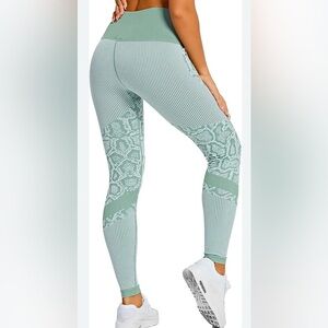 Elegant Sage Patterned Women's Leggings